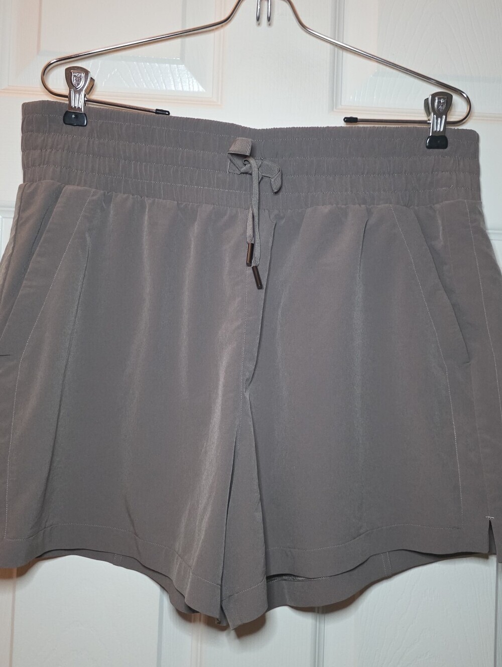 Spanx Casual Fridays On the Move shorts size XL taupe high waist pockets
